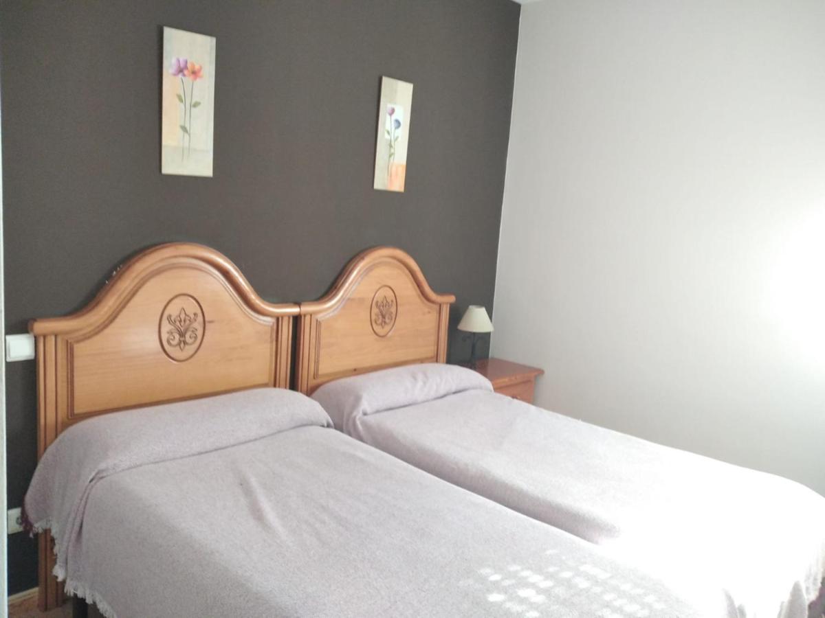 Pension Vega De Pas โกมิญาส ภายนอก รูปภาพ